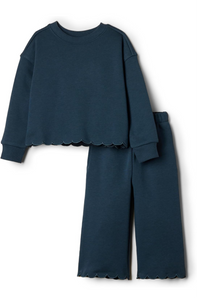 Scalloped lounge sets