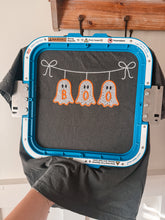 Load image into Gallery viewer, Clothesline ghosts
